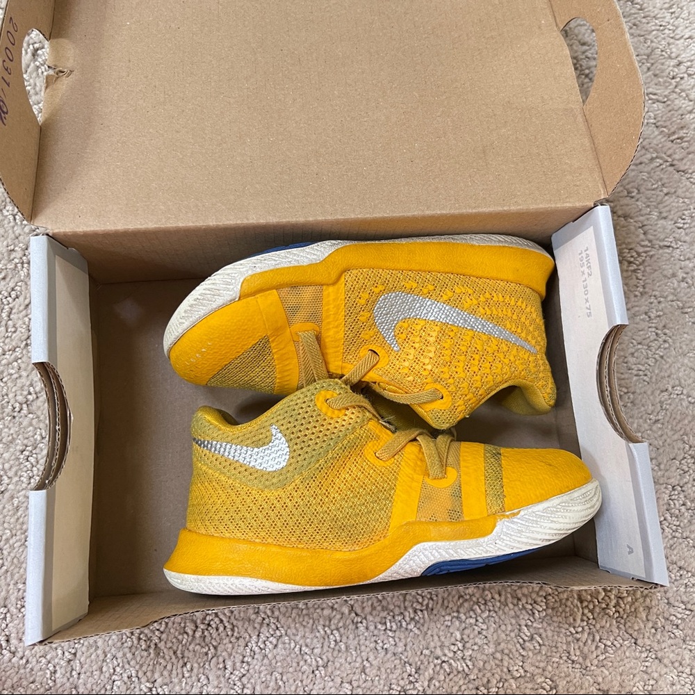 Nike KYRIE TODDLER BOY SNEAKERS - SIZE 7C